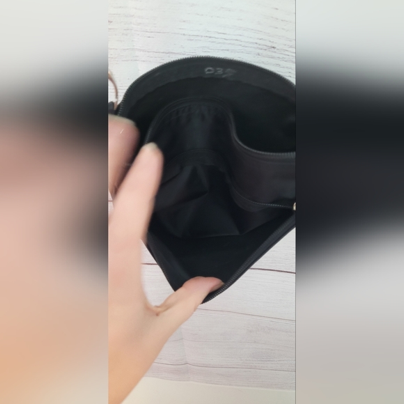 Nwot Roots nylon crossbody with leather accents - Picture 6 of 10